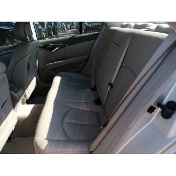 mercedes-benz clase e (w211) berlina del año 2004