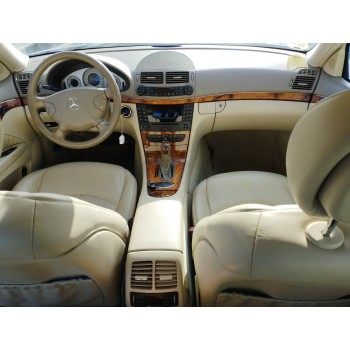 mercedes-benz clase e (w211) berlina del año 2005