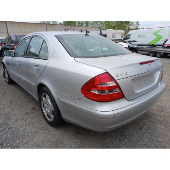 mercedes-benz clase e (w211) berlina del año 2003