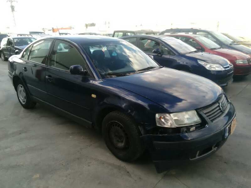 VOLKSWAGEN PASSAT BERLINA (3B2)