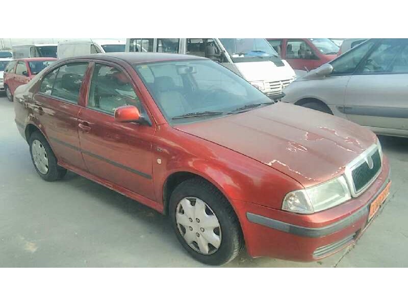 SKODA OCTAVIA BERLINA (1U2)
