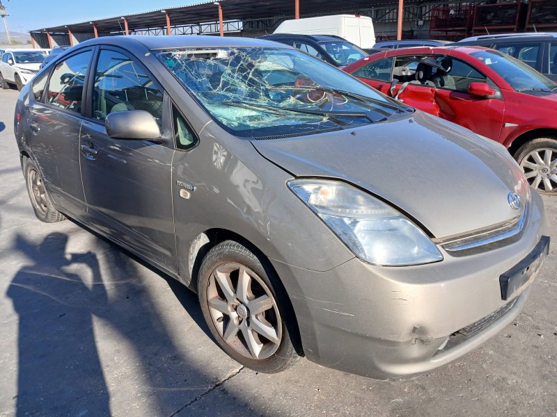 TOYOTA PRIUS (NHW20)