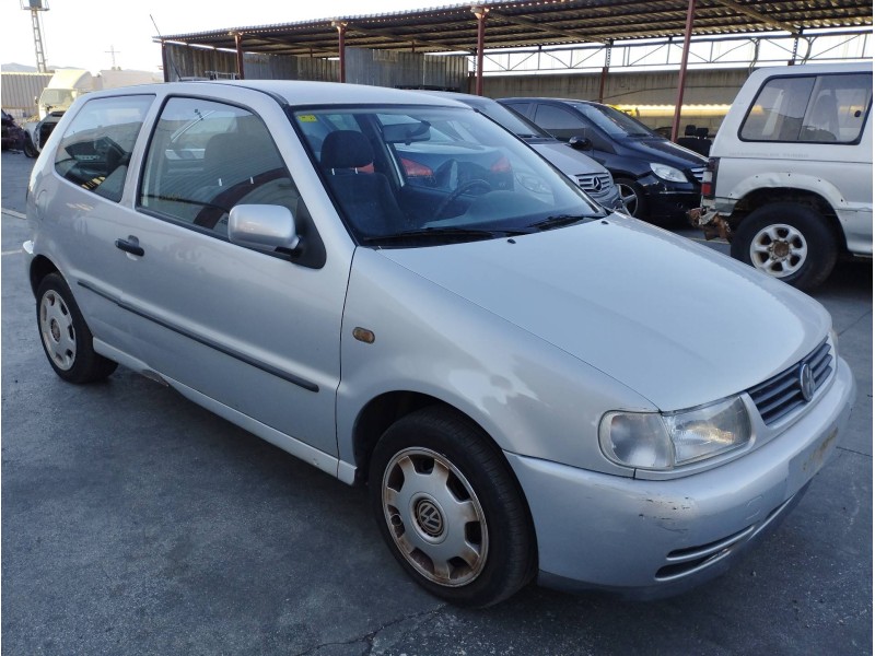 VOLKSWAGEN POLO BERLINA (6N1)