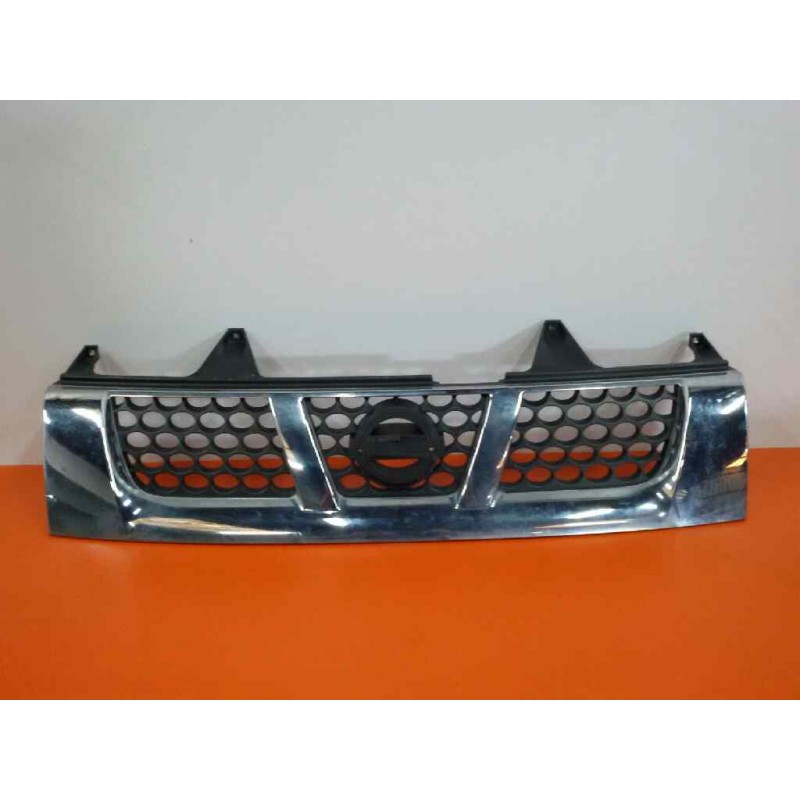 Recambio de rejilla delantera para nissan pick-up (d22) cabina doble challenge 4x4 referencia OEM IAM 62310VK100  