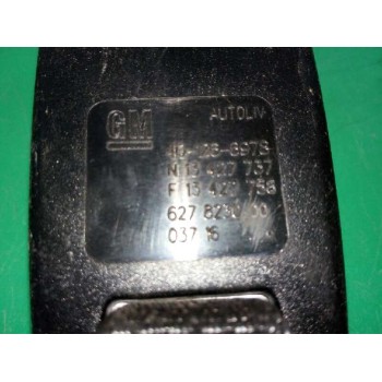 Recambio de enganche cinturon izquierdo para opel corsa e selective referencia OEM IAM 13427737 TRASERO 