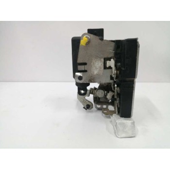 Recambio de cerradura puerta trasera derecha para dacia duster laureate 4x2 referencia OEM IAM 8200735246  