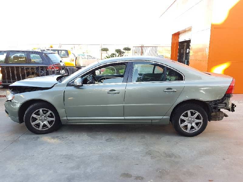 VOLVO S80 BERLINA