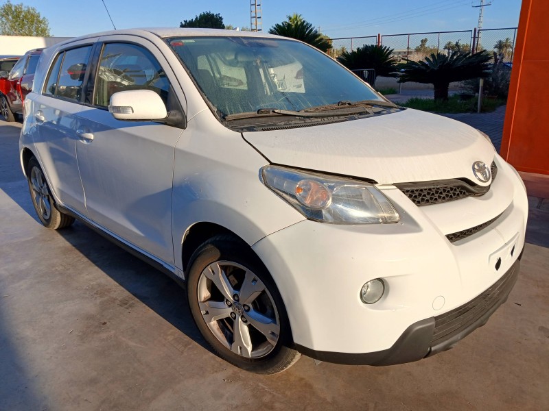 TOYOTA URBAN CRUISER