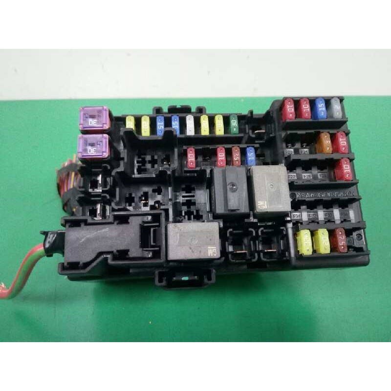 Recambio de caja reles / fusibles para opel corsa e selective referencia OEM IAM 2B0Z4010F  