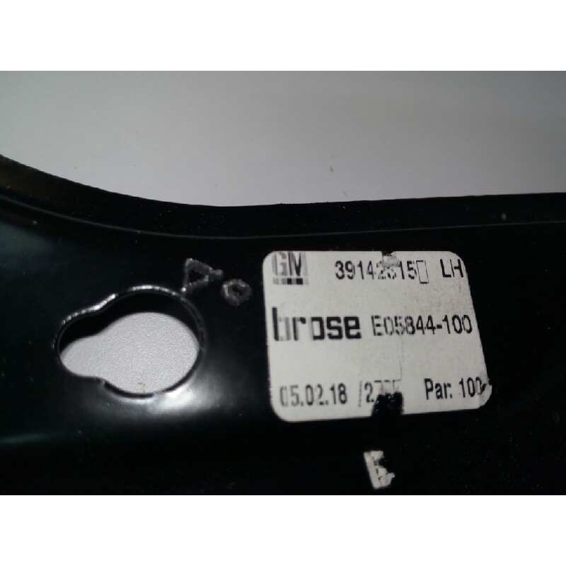 ELEVALUNAS DELANTERO IZQUIERDO C86120100