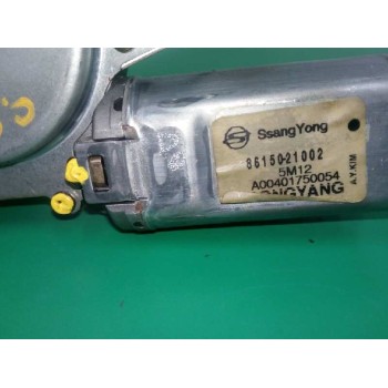 Recambio de motor limpia trasero para ssangyong rodius xdi referencia OEM IAM 8615021002  