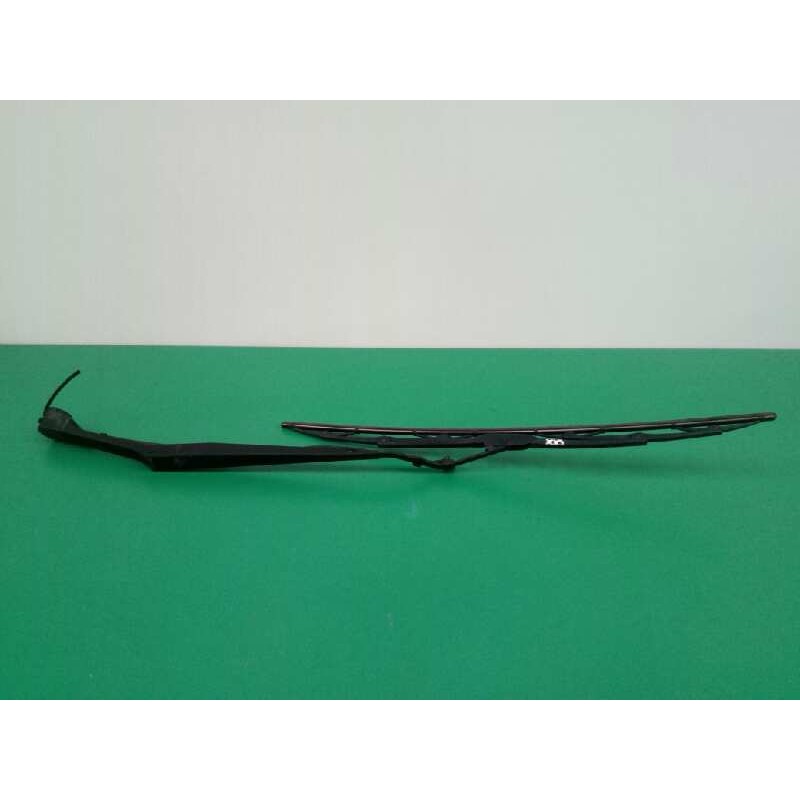 Recambio de brazo limpia delantero izquierdo para ssangyong rodius xdi referencia OEM IAM   