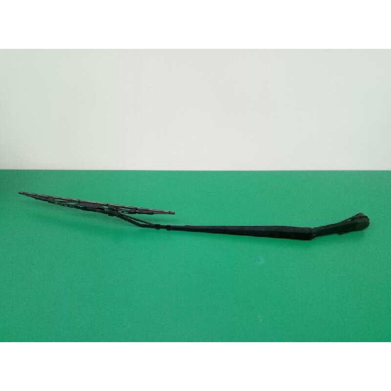Recambio de brazo limpia delantero derecho para ssangyong rodius xdi referencia OEM IAM   
