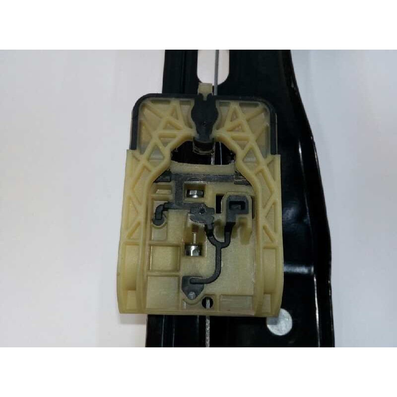 ELEVALUNAS DELANTERO IZQUIERDO C86120100