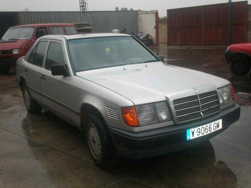 MERCEDES-BENZ CLASE E (W124) BERLINA