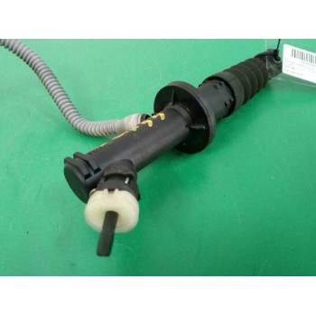 Recambio de bomba embrague para renault clio iv zen referencia OEM IAM 306105773R  