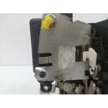 Recambio de cerradura puerta trasera derecha para dacia duster laureate 4x2 referencia OEM IAM 8200735246  