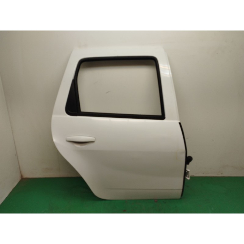 Recambio de puerta trasera derecha para dacia duster (hs_) 1.5 dci referencia OEM IAM   