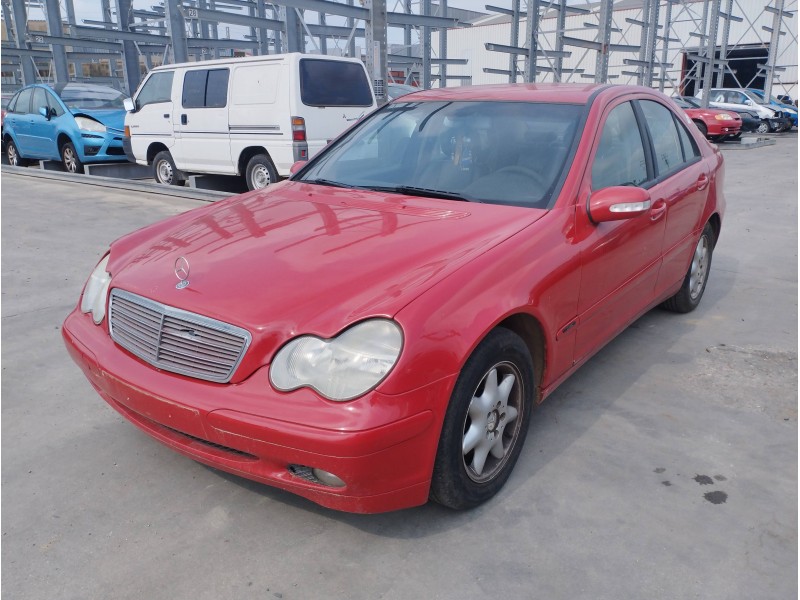 mercedes-benz clase c (w203) berlina del año 2001
