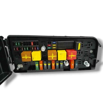 Recambio de caja reles / fusibles para opel vectra c berlina elegance referencia OEM IAM 13112918 519038004 