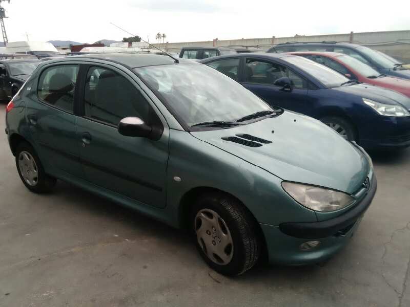 PEUGEOT 206 BERLINA