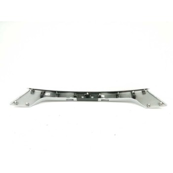 Recambio de moldura para ford kuga (cbs) referencia OEM IAM GJ54S43404A TRASERA PORTON PLATA