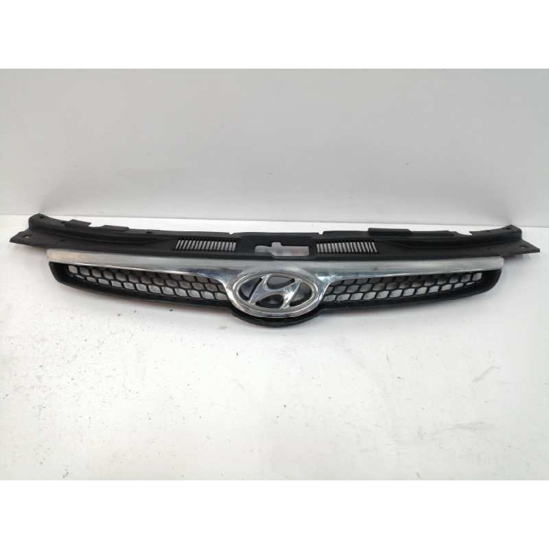 Recambio de rejilla delantera para hyundai i30 1.6 crdi cat referencia OEM IAM 863512L000  