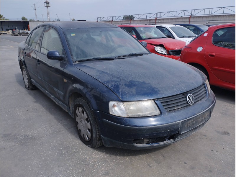 VOLKSWAGEN PASSAT BERLINA (3B2)