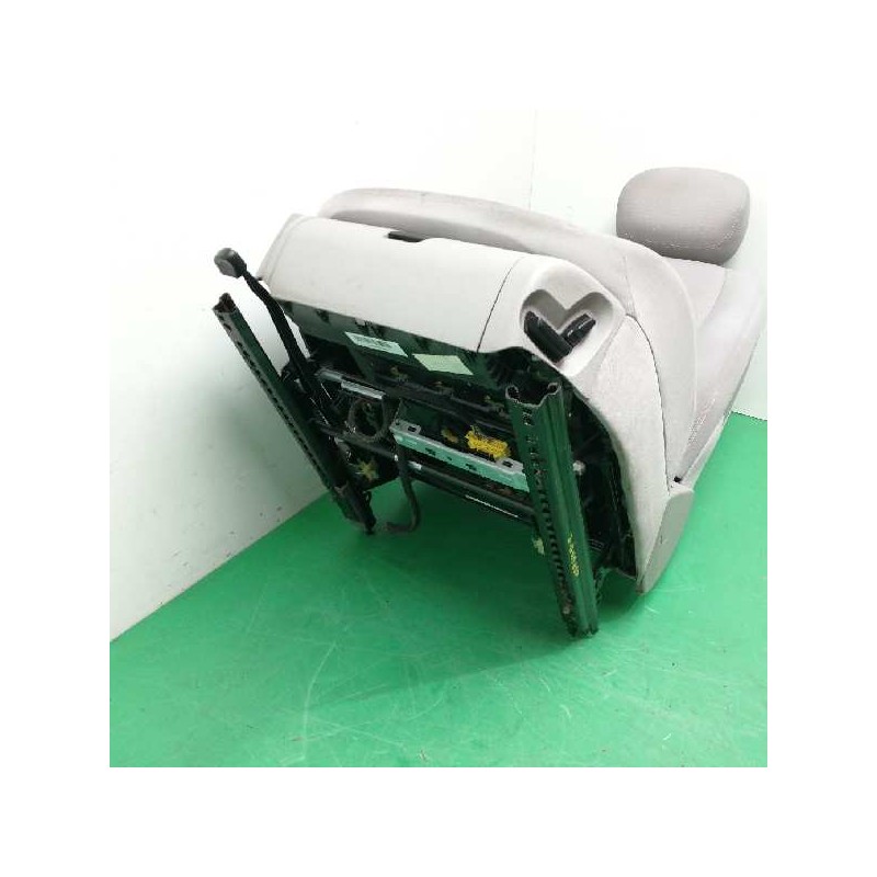 ASIENTO DELANTERO IZQUIERDO