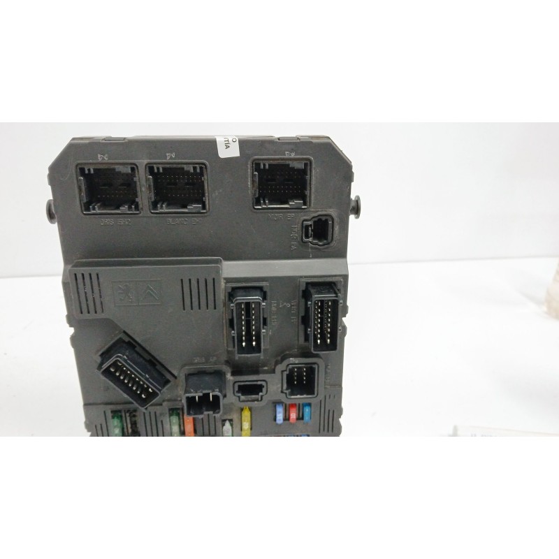 CAJA RELES / FUSIBLES S118085200J