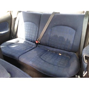 peugeot 206 berlina del año 2001