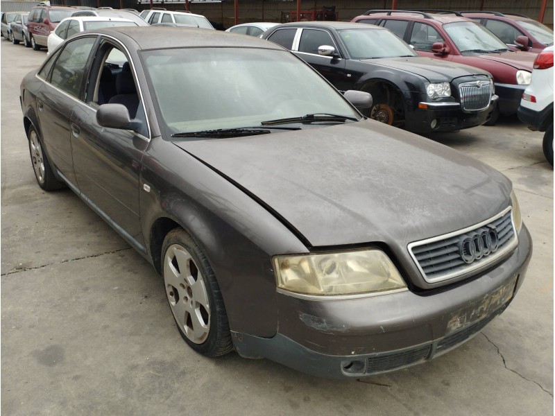 AUDI A6 BERLINA (4B2)