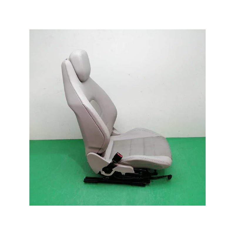 ASIENTO DELANTERO IZQUIERDO
