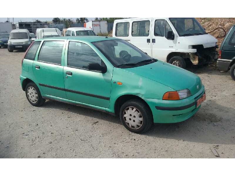 FIAT PUNTO BERLINA (176)