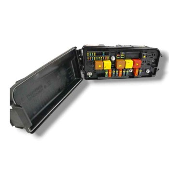 Recambio de caja reles / fusibles para opel vectra c berlina elegance referencia OEM IAM 13112918 519038004 