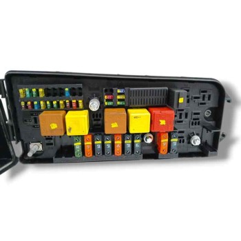 Recambio de caja reles / fusibles para opel vectra c berlina elegance referencia OEM IAM 13112918 519038004 