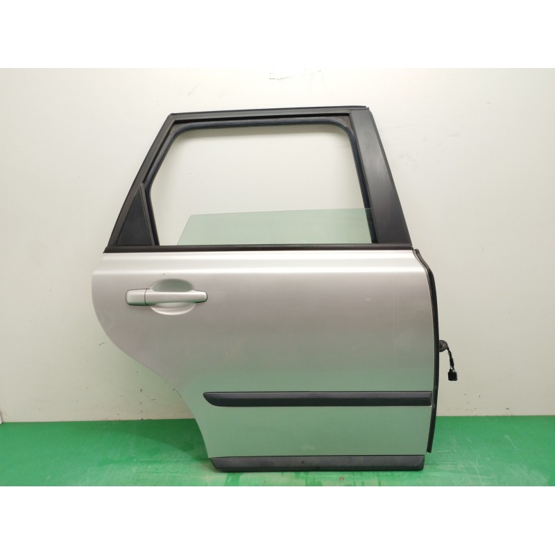 Recambio de puerta trasera derecha para volvo v50 familiar 1.8 cat referencia OEM IAM  OBSERVAR FOTOS 