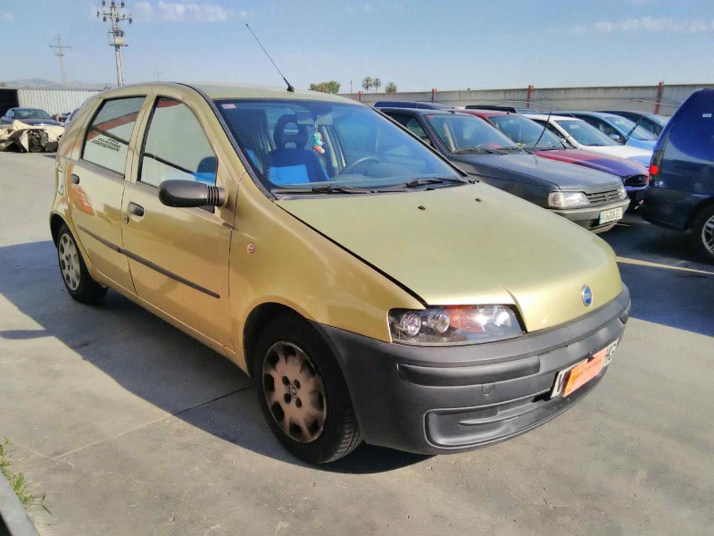 FIAT PUNTO BERLINA (188)
