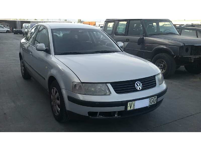 VOLKSWAGEN PASSAT BERLINA (3B2)