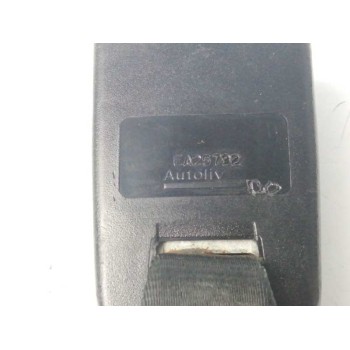 Recambio de enganche cinturon derecho para citroën saxo 1.6 vts referencia OEM IAM EA25792 TRASERO 