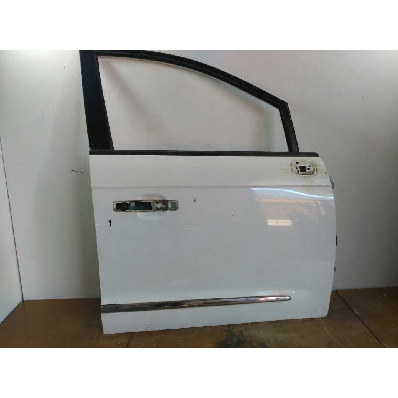 Recambio de puerta delantera derecha para ssangyong rodius xdi referencia OEM IAM 7122021001  