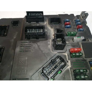 Recambio de caja reles / fusibles para peugeot 206 berlina xs referencia OEM IAM 9645747480 S118085210 
