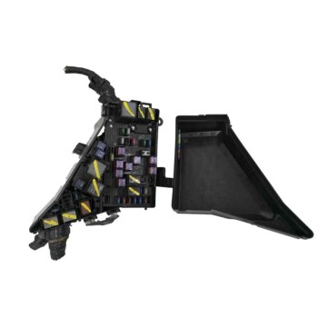 Recambio de caja reles / fusibles para subaru forester s12 2.0 diesel cat referencia OEM IAM MB502095B  