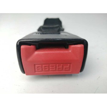 Recambio de enganche cinturon central para citroën saxo 1.6 vts referencia OEM IAM EA25792 TRASERO 