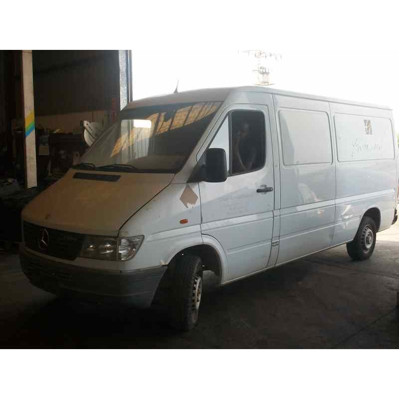 MERCEDES-BENZ SPRINTER (W901,W904) CAJA CERR.