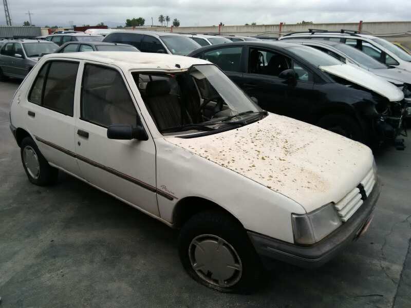 PEUGEOT 205 BERLINA