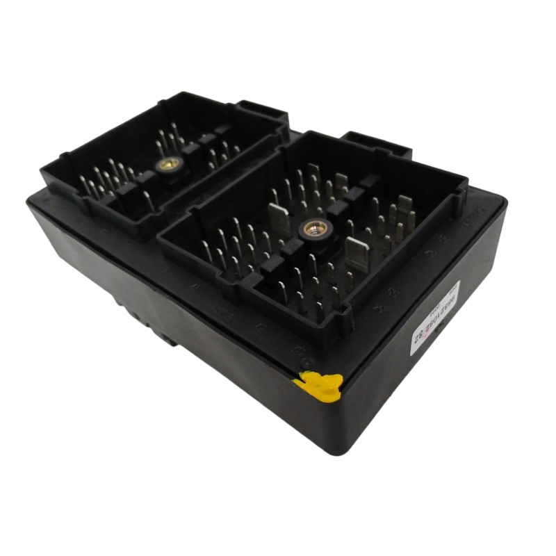 CAJA RELES / FUSIBLES