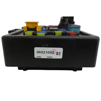 Recambio de caja reles / fusibles para chevrolet captiva 2.0 diesel cat referencia OEM IAM 96821082  
