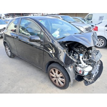 toyota yaris del año 2011