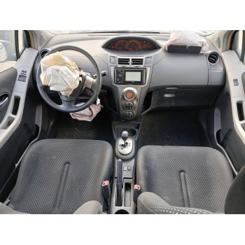 toyota yaris del año 2011